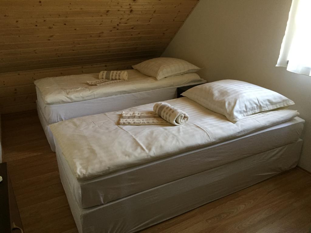 ホテルMagyar Golf Club Kisoroszi エクステリア 写真